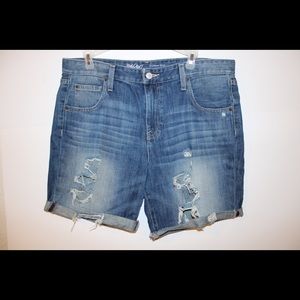 Woman’s Mossimo Boyfriend Denim Shorts/ Size 10